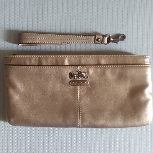 Coach Gold Metallic Leather Clutch Wristlet - Picture 2 of 11